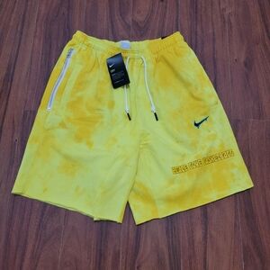 Nike peace love basketball men's NWT shorts size med